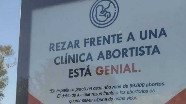 El secretario de la Asociación Católica de Propagandistas (ACdP), asociación que está detrás de los carteles retirados por el Ayuntamiento de Murcia, fue en las listas del PP