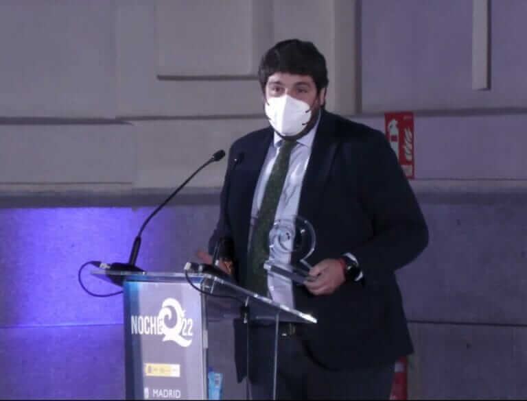 López Miras presume de Mar Menor en la entrega de los premios Q de Calidad Turística 2022