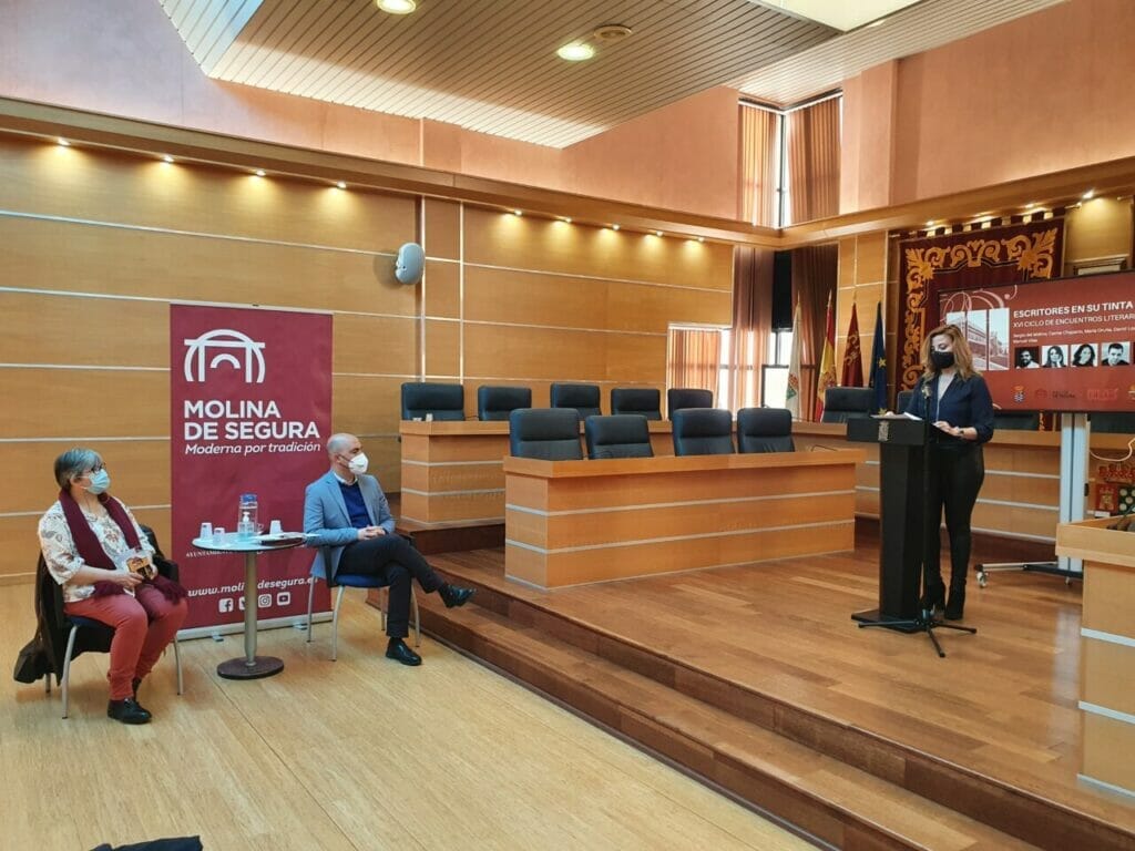 Sergio del Molino, Carme Chaparro, María Oruña, David Lozano y Manuel Vilas participan en el programa del Ciclo Escritores en su tinta 2022 de Molina de Segura, que vuelve a celebrarse de forma presencial Sergio del Molino, Carme Chaparro, María Oruña, David Lozano y Manuel Vilas participan en el programa del Ciclo Escritores en su tinta 2022 de Molina de Segura, que vuelve a celebrarse de forma presencial