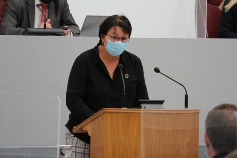 El PSOE pide la eliminación de las restricciones en las salas de conciertos y exige al Gobierno regional que deje de maltratar al sector cultural