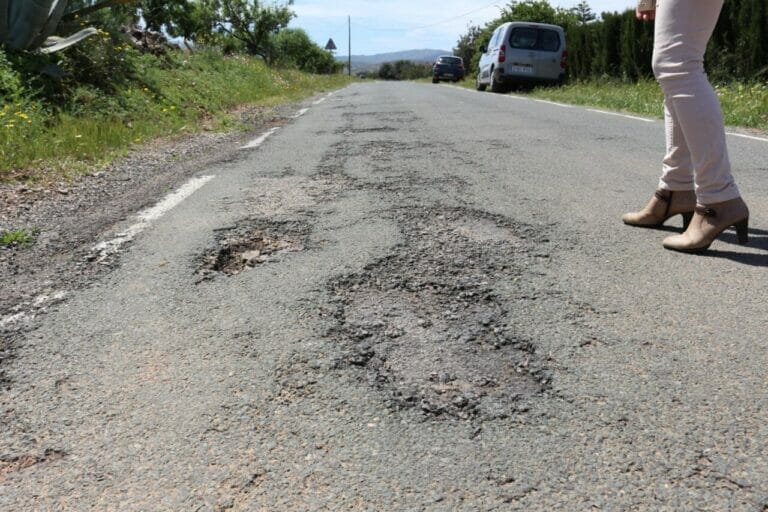 Isabel Andréu: “El gobierno municipal debe exigir a la nueva directora de Carreteras que arregle el desastre de carreteras que tenemos en nuestros pueblos y diputaciones por la falta de inversiones del PP”
