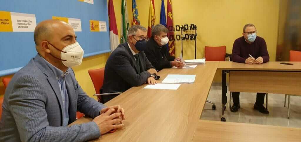 El alcalde de Molina de Segura se reúne con el presidente de la Confederación Hidrográfica del Segura para tratar la regulación de recursos hídricos del Heredamiento de Molina y la Comunidad de Regantes de Campotéjar, y los puentes de El Paraje y Cañada Morcillo El alcalde de Molina de Segura se reúne con el presidente de la Confederación Hidrográfica del Segura para tratar la regulación de recursos hídricos del Heredamiento de Molina y la Comunidad de Regantes de Campotéjar, y los puentes de El Paraje y Cañada Morcillo