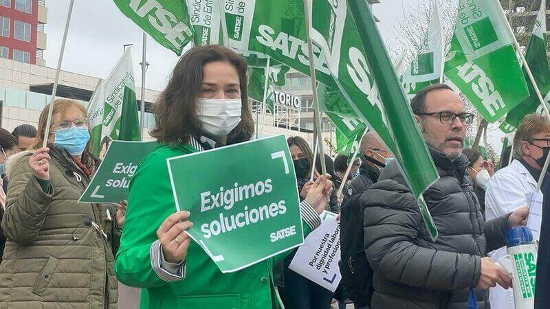 Enfermeras y fisioterapeutas claman por un cambio en la política del SMS