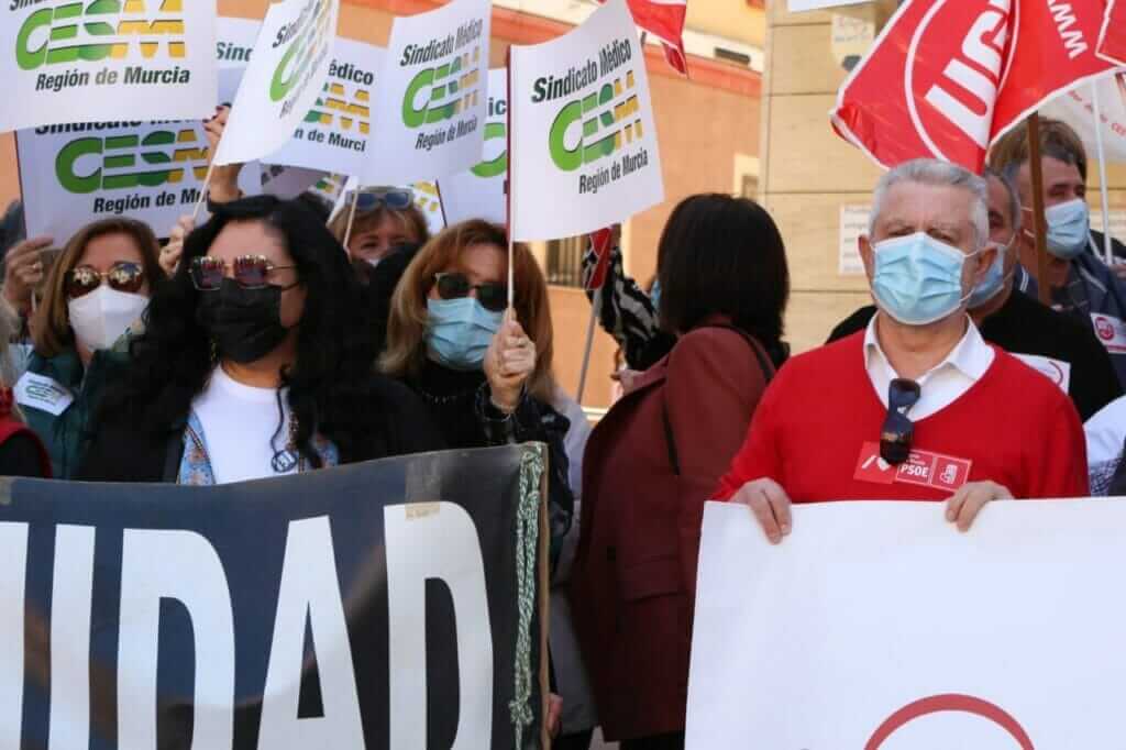 La diputada nacional del PSOE, Marisol Sánchez, reclama al Gobierno regional refuerzos en la atención primaria de la Región de Murcia