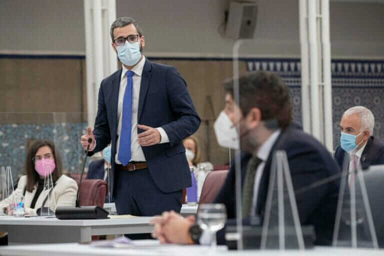 Francisco Lucas: “Señor López Miras, no busque más cabezas de turco, si quiere ver al responsable de la situación del Mar Menor, solo tiene que ponerse delante de un espejo”