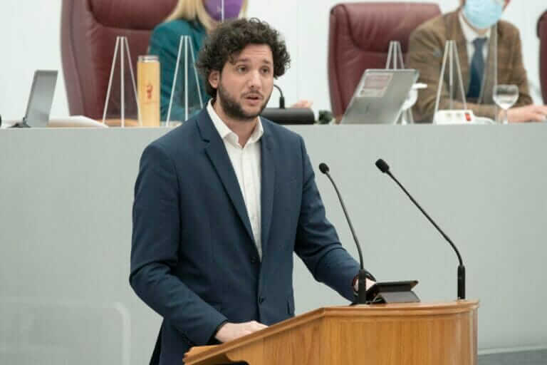 El PSOE consigue sacar adelante en la Asamblea una moción para aprobar medidas de prevención de la ludopatía en la Región