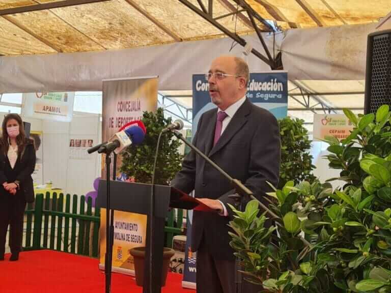 El pediatra Francisco José Monsó Pérez-Chirinos y diferentes voluntarios que han estado presentes en la lucha contra el COVID-19 reciben el X Premio Doctor Francisco Guirado 2022, otorgado por el Ayuntamiento de Molina de Segura