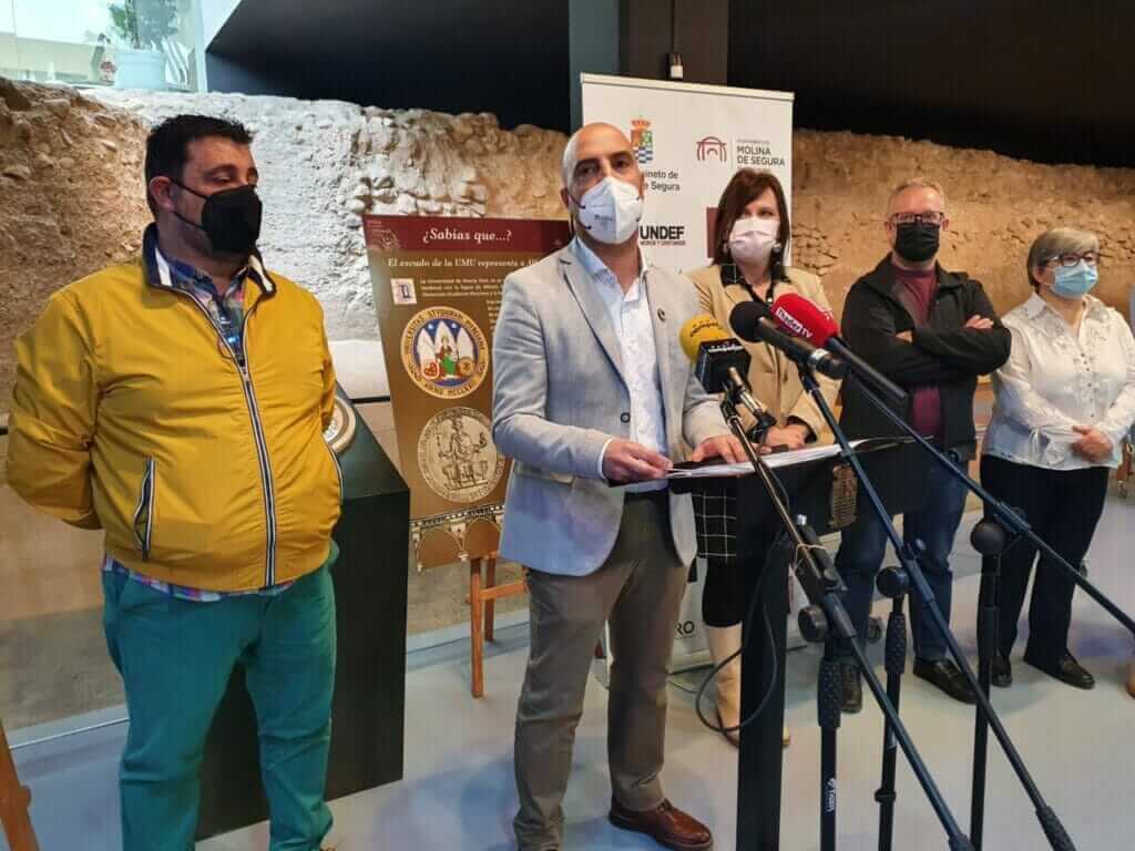 Molina de Segura se prepara para vivir el Medio Año Festero de Moros y Cristianos donde se procederá al relevo de cargos y abanderadas Molina de Segura se prepara para vivir el Medio Año Festero de Moros y Cristianos donde se procederá al relevo de cargos y abanderadas