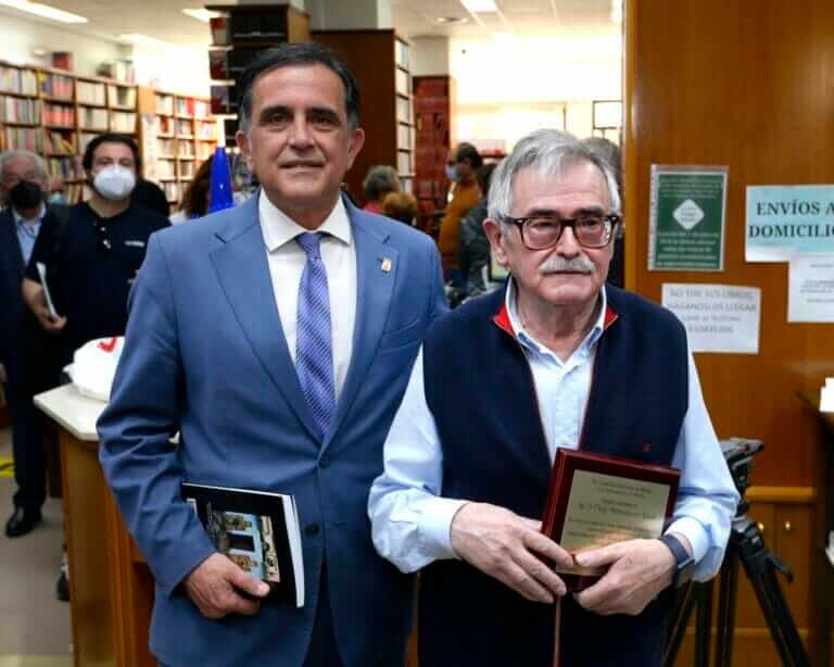 Murcia homenajea a Diego Marín por toda una vida dedicada a los libros