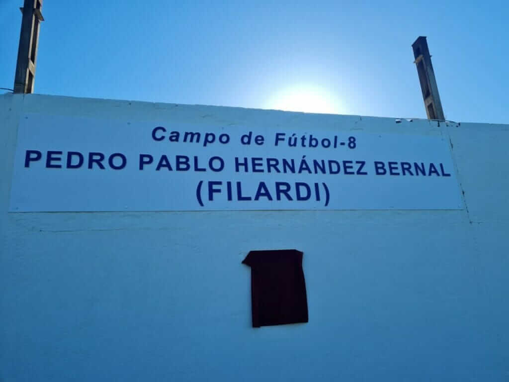 El remodelado campo de fútbol 8 del Estadio Municipal Sánchez Cánovas de Molina de Segura lleva el nombre de Pedro Pablo Hernández Bernal, Filardi