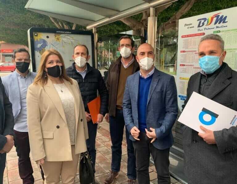 Nueva concesión municipal para la prestación del servicio de limpieza de las marquesinas de autobuses en Molina de Segura, que incluye el mantenimiento y explotación de la publicidad