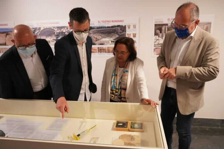La exposición Nano-Heritage muestra el trabajo de investigadores de la UPCT para la conservación del patrimonio arquitectónico