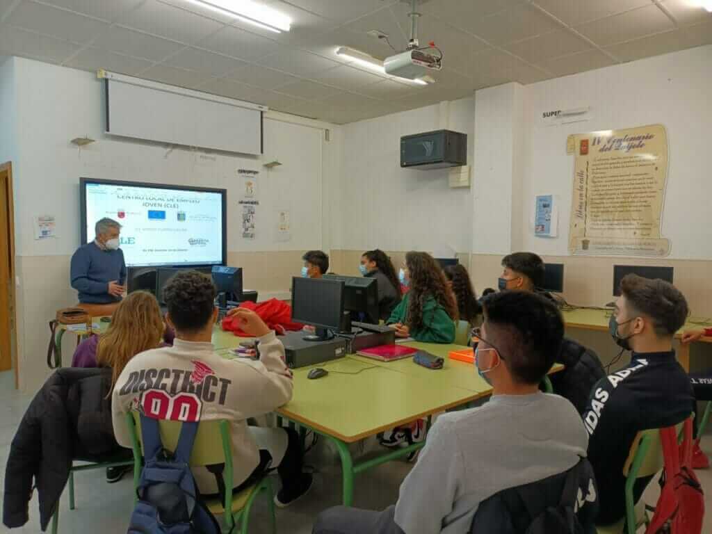 Empleo Joven ofrece orientación a 400 alumnos de los centros educativos de Alhama de Murcia Empleo Joven