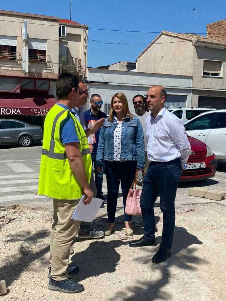 El Ayuntamiento de Molina de Segura acomete la total renovación de la Plaza Hermanas de la Caridad, con una inversión de 178.682,24 euros