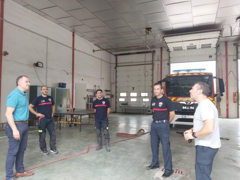 El alcalde de Abarán visita el Parque de Bomberos de Cieza para conocer las dificultades a las que se enfrenta