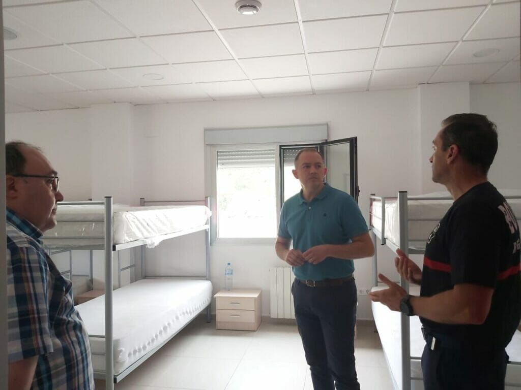 El alcalde de Abarán visita el Parque de Bomberos de Cieza para conocer las dificultades a las que se enfrenta