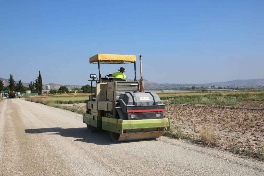 El Ayuntamiento de Alhama invierte 650.000 euros en la mejora de caminos públicos El Ayuntamiento de Alhama invierte 650.000 euros en la mejora de caminos públicos