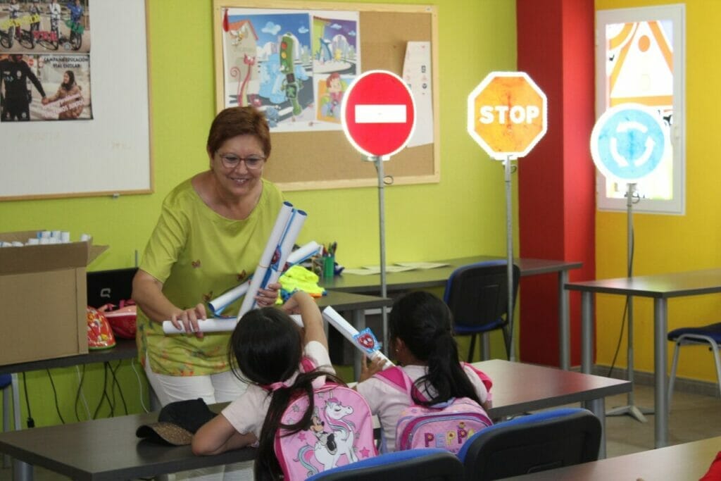 Alumnos del CEIP San Francisco, en Jumilla, aprenden a moverse con seguridad en el Centro de Educación Vial