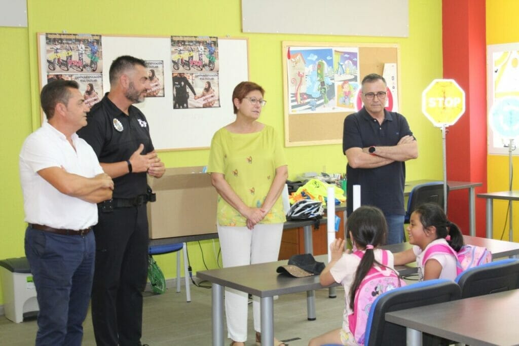 Alumnos del CEIP San Francisco, en Jumilla, aprenden a moverse con seguridad en el Centro de Educación Vial