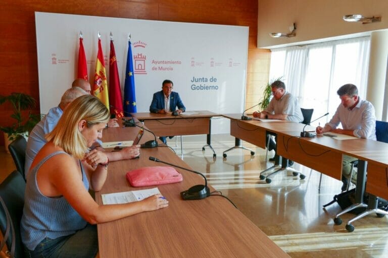Adjudicados dos proyectos de movilidad que permitirán modernizar la forma en la que se mide, controla y gestiona el tráfico en Murcia