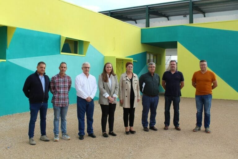 Finalizan las obras del nuevo edificio de vestuarios y aseos del Polideportivo La Hoya en Jumilla