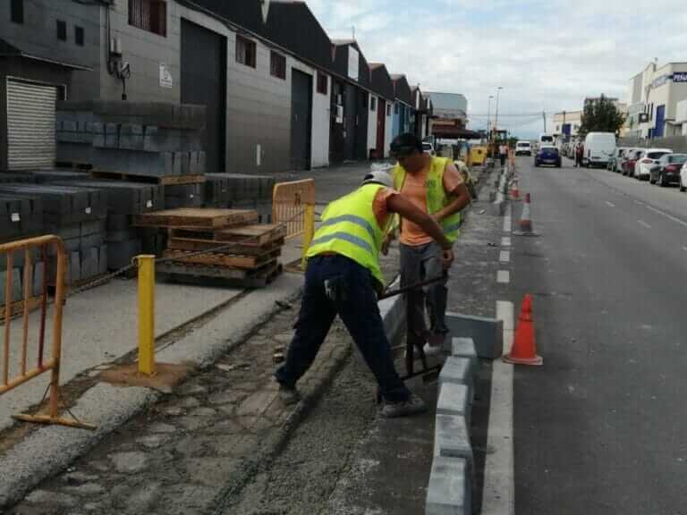 El Ayuntamiento de Molina de Segura comienza las obras de asfaltado y construcción de nuevas aceras en las áreas empresariales