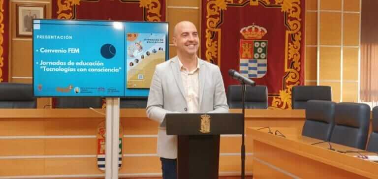 El Ayuntamiento de Molina de Segura y la FEM organizan las Jornadas de Educación Tecnologías con Consciencia los días 30 de noviembre y 1 de diciembre, en el marco del Día Internacional de las Ciudades Educadoras