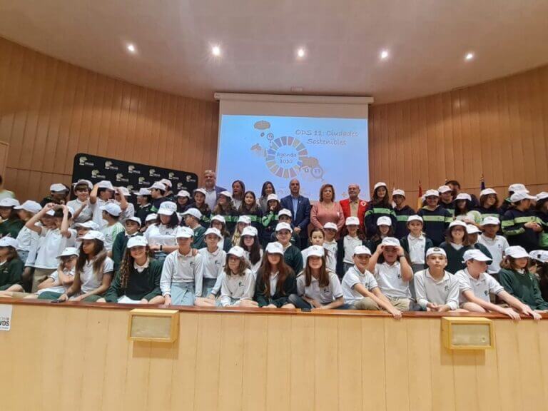 Cruz Roja y el alumnado del Centro Educativo Los Olivos de Molina de Segura colaboran en la puesta en marcha del proyecto Ciudades Sostenibles ODS 11