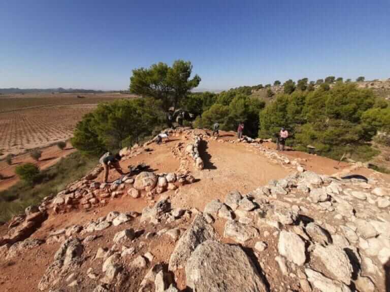 Esta semana ha dado comienzo la tercera campaña de excavaciones en el Cerro del Tío Pimentón en Jumilla