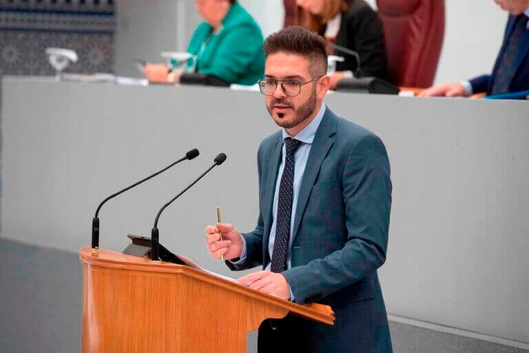 Antonio José Espín: “El PP de López Miras abandona la Educación Pública de la Región de Murcia, lastrando así la correcta formación del alumnado”