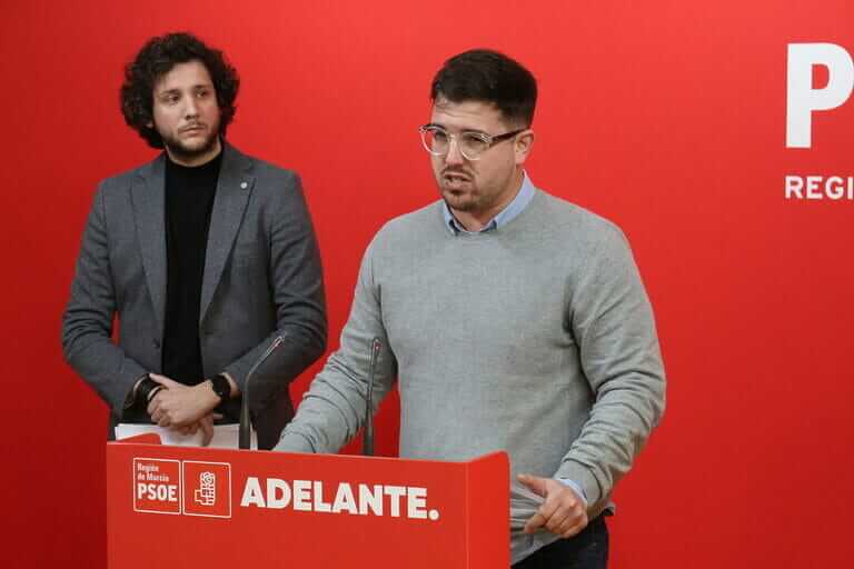 El PSOE denuncia que López Miras está retrasando el pago del Bono al Alquiler Joven del Gobierno de España
