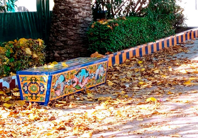 La empresa de mantenimiento de zonas verdes de Jumilla deja de realizar parte de los trabajos de limpieza en los jardines