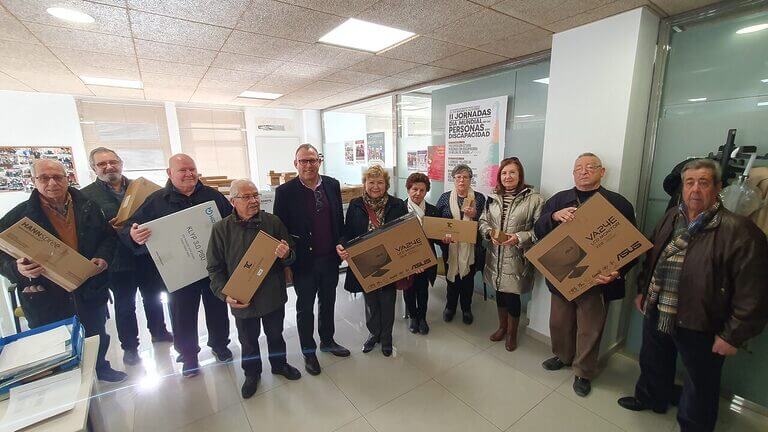 El Ayuntamiento de Molina de Segura dota a las asociaciones de mayores del material necesario para el desarrollo de sus actividades y su gestión como organizaciones