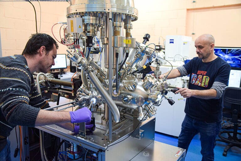 Investigan cómo producir con perovskita células solares sostenibles e industrialmente viables 