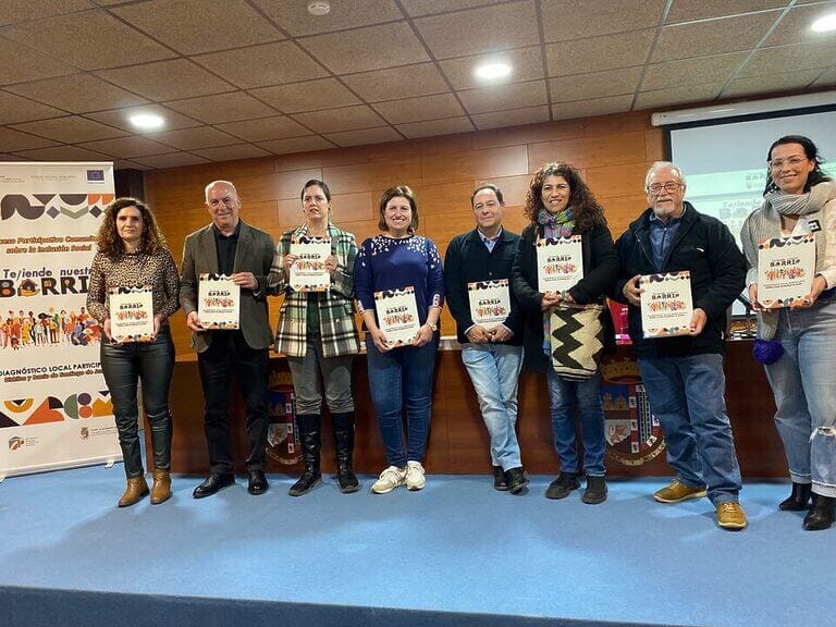 Presentada la monografía que recoge los resultados del proceso 'Tejiendo nuestro Barrio' en Jumilla
