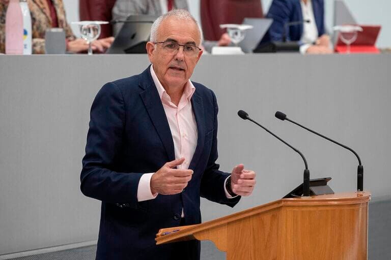 Alfonso Martínez: “López Miras es un presidente nini, ni se toma en serio las instituciones públicas ni se toma en serio a la ciudadanía”