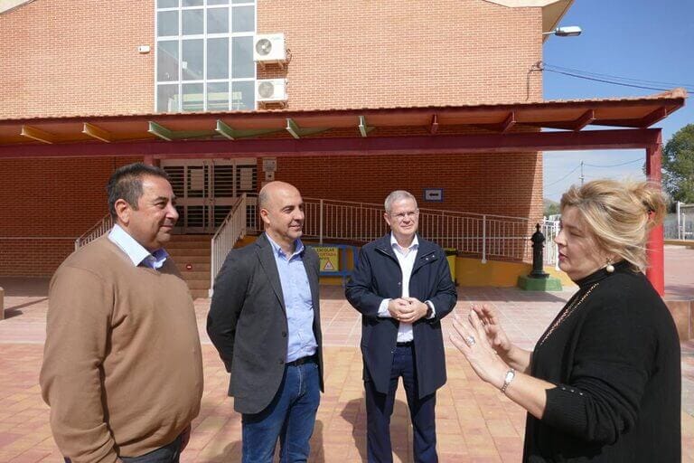 El Ayuntamiento de Molina de Segura lleva a cabo trabajos de instalación solar fotovoltaica en 47 edificios municipales, con una inversión prevista de 1.357.719,59 euros