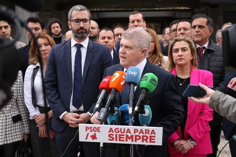 Pepe Vélez: “En materia de agua hay dos opciones, las mentiras de López Miras, que no traen ni una sola gota, o la del PSOE, que realiza inversiones históricas para garantizar agua para siempre”