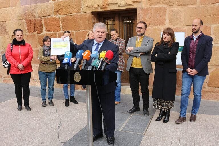 Pepe Vélez pide al Gobierno regional y al PP que deje de mentir sobre el reparto de fondos europeos