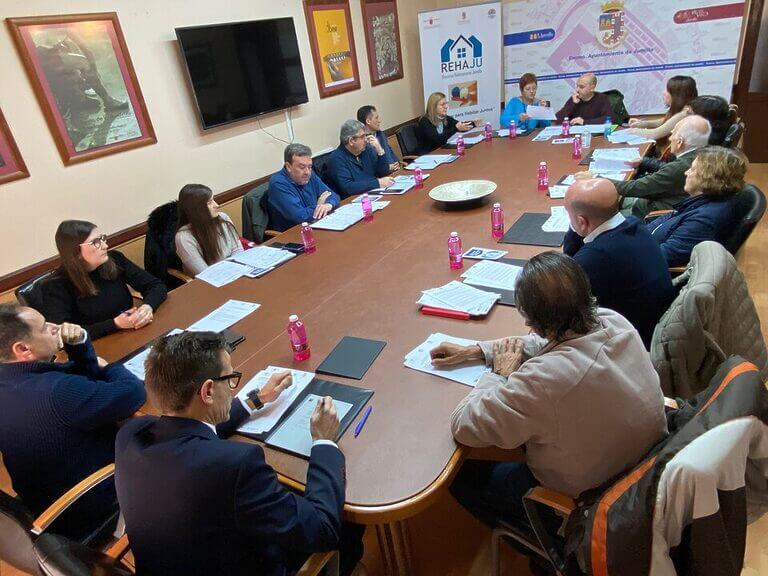 Primera reunión de la mesa de trabajo sobre vivienda social enmarcada en el Proyecto REHAJU de la Concejalía de Política Social de Jumilla