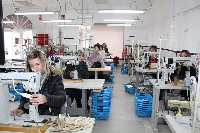 Cartida Shoes, principal proveedor de Hispanitas, inaugura un taller de aparado en Jumilla con 30 puestos de trabajo