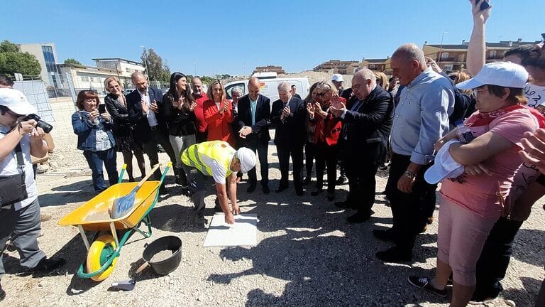 La asociación AFESMO inicia los trabajos de construcción del futuro edificio de tres viviendas residenciales tuteladas en Molina de Segura