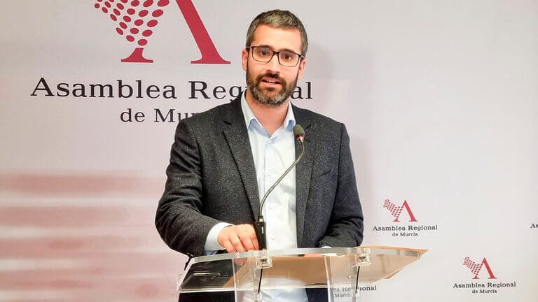 Francisco Lucas: “López Miras ha demostrado parecerse bastante a su referente político, Pedro Antonio Sánchez, condenado por corrupción”