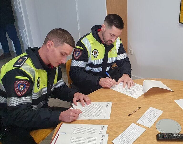 Dos nuevos agentes de la Policía Local toman posesión como funcionarios de carrera en Molina de Segura, y se incorporan a la nueva Unidad de Proximidad