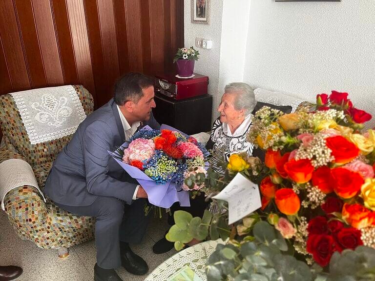 El Alcalde Serrano felicita a Concepción Lax, la ‘abuela de Espinardo’, por su 108 cumpleaños