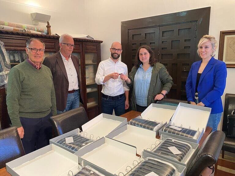 Continúa el proceso de digitalización del archivo fotográfico de José Antonio Tomás en Jumilla