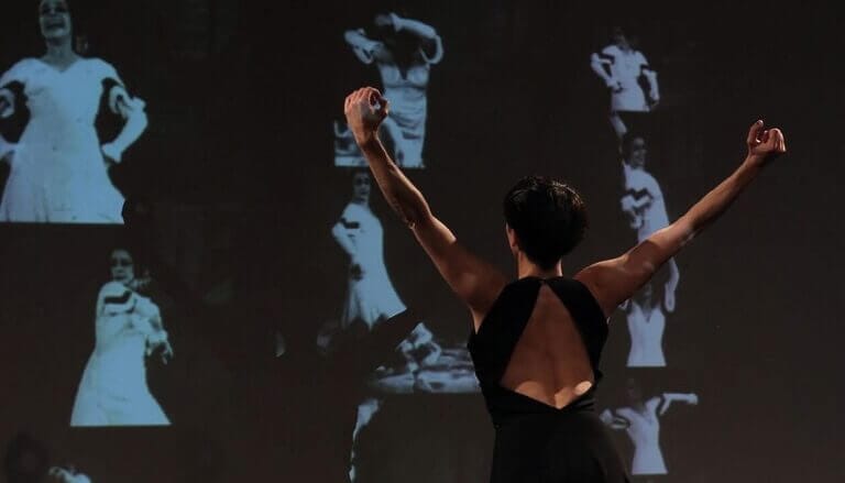 Las IV Jornadas Molina Ciudad de la Danza presentan el espectáculo EL LENGUAJE DE LAS LÍNEAS, a cargo de la compañía Leonor Leal el viernes 28 de abril en el Teatro Villa de Molina