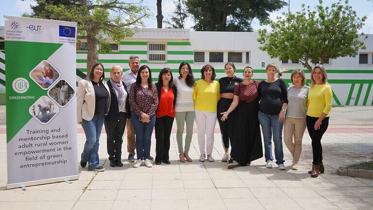 Más de 20 nuevas ideas para que mujeres emprendedoras rurales monten su negocio ‘verde’