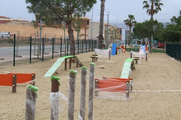 En marcha las obras de las zonas recreativas de la avenida Ronda Poniente Juan Pablo II en Jumilla