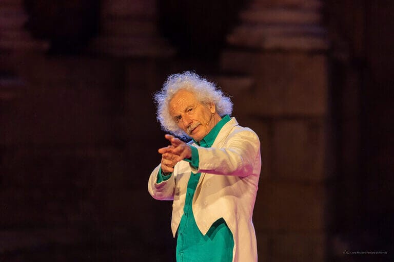 El Teatro Romea recibe esta semana a El Brujo con ‘Los dioses y Dios’, un recorrido por la mitología y la búsqueda del sentido de la vida